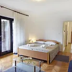 Apartman With Parking Space - 22464 *