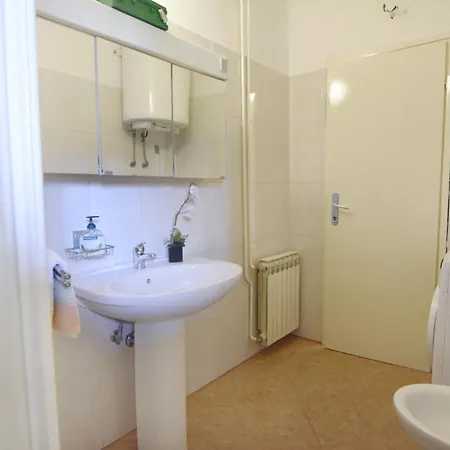 Apartment With A Parking Space - 22464 Umag