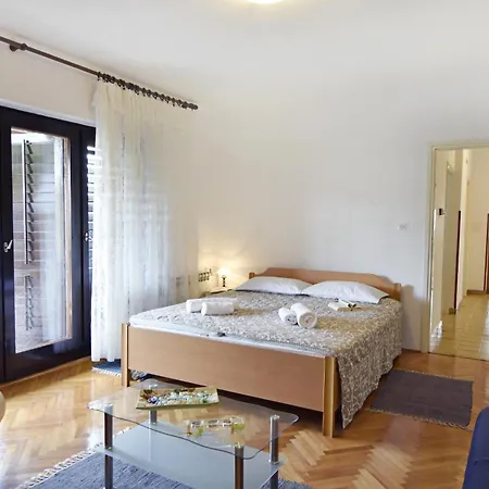 아파트 With Parking Space - 22464 *