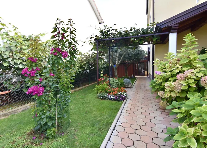 Lejlighed With Parking Space - 22464